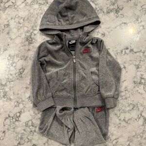 EUC Nike Toddler Girls Grey Velour Track Suit with Pink Glitter Logo